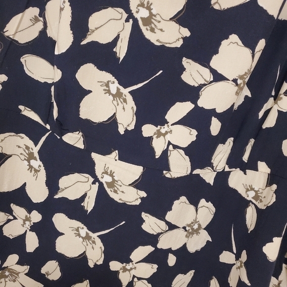 J.Jill Navy Floral A-Line Dress, pockets, 3/4 sleeve, rayon size Medium - Picture 9 of 10